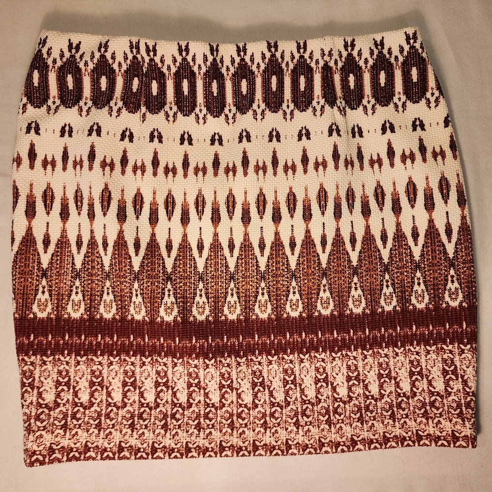 Medium sized Dynamite mini skirt
